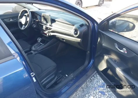 2019 Kia Forte Lxs z USA, uszkodzony, nr VIN 3KPF24AD0KE085395